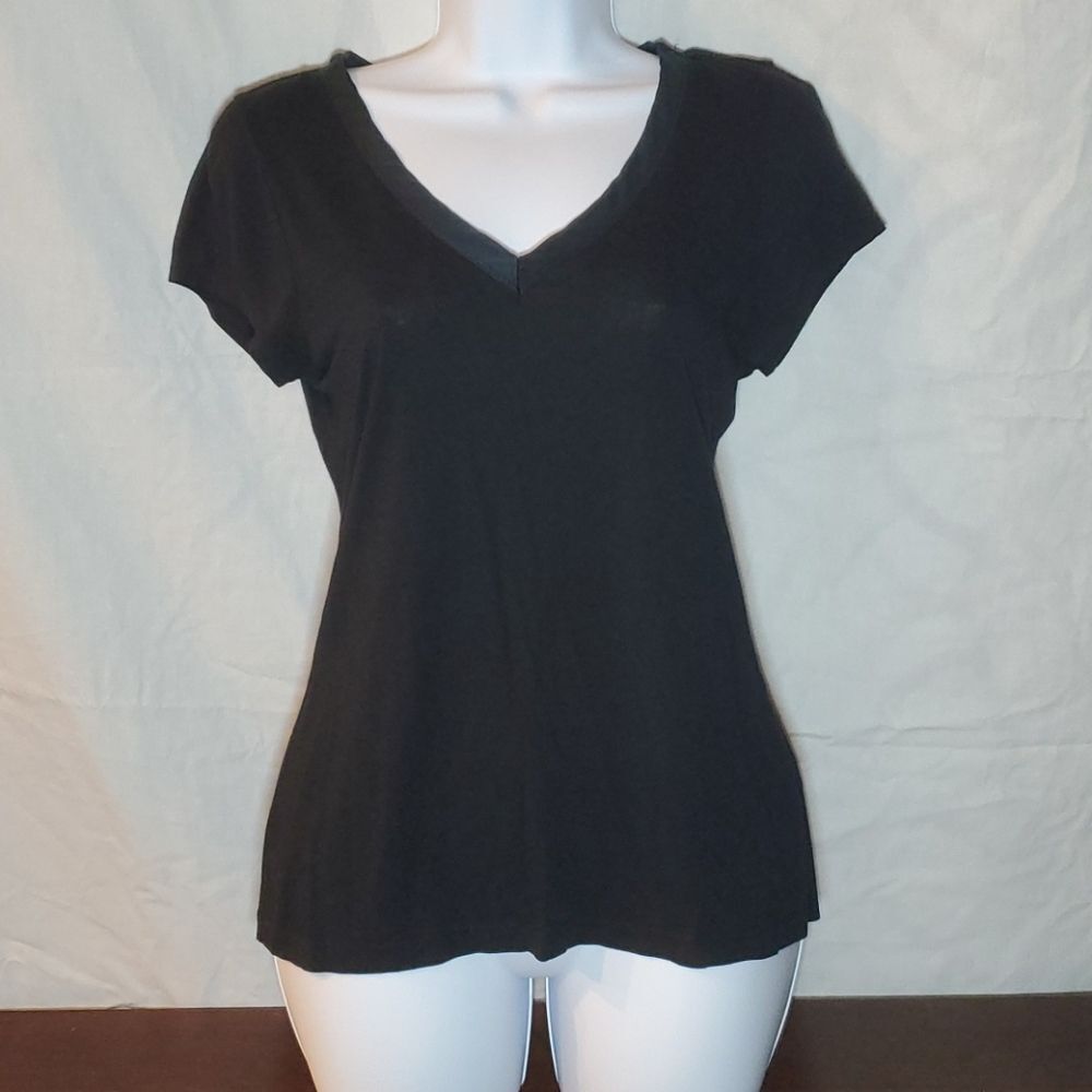 Banana Republic Women's Black V-Neck Short Sleeve T-Shirt – Size Small